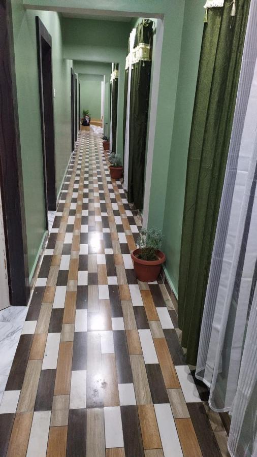 Woodland Lodge And Restaurant Guwahati Exterior foto