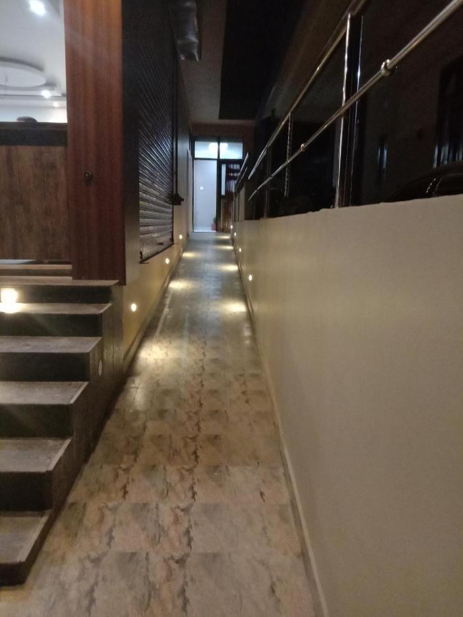 Woodland Lodge And Restaurant Guwahati Exterior foto